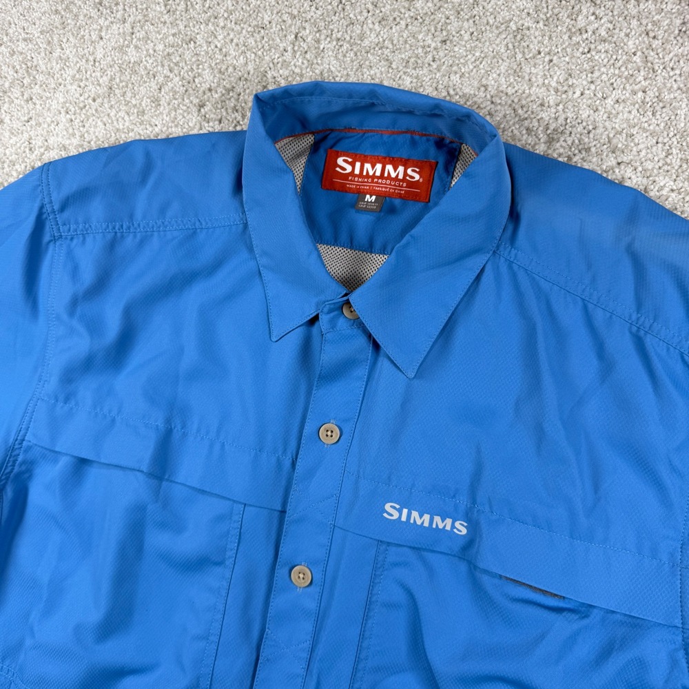 Simms Fishing Shirt Mens Medium Blue Short Sleeve Button Down Ventilated Pockets